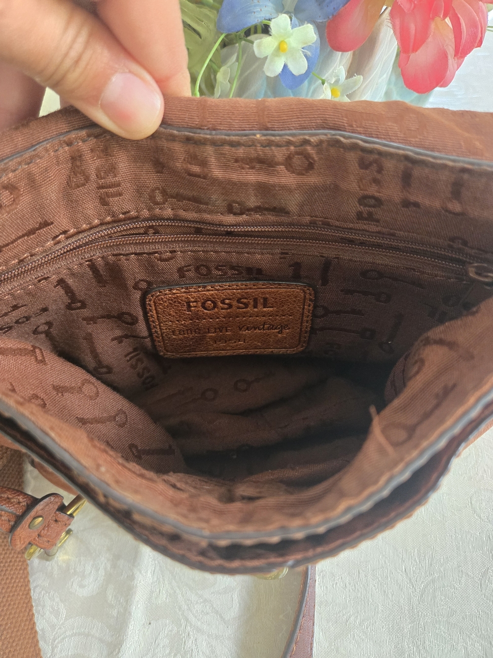 LOW START Fossil Brown Leather Crossbody Bag with Brass Hardware - Picture 3 of 15